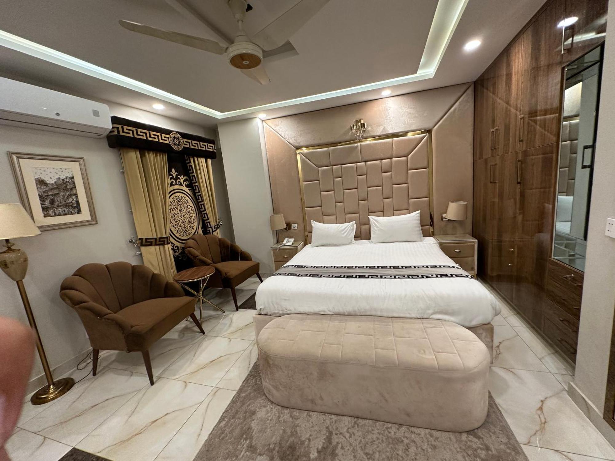 Imperial Suites Lahore Ngoại thất bức ảnh